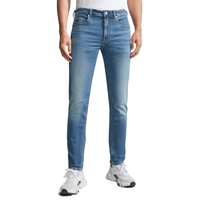 Shop Calvin Klein 彈性修身錐形速乾牛仔褲 藍色 J3226461A4