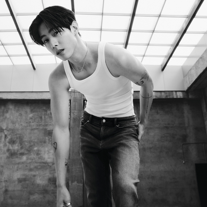 Calvin Klein  Washed Stretch Tapered Jeans Light Blue Denim. J325408 圖 5