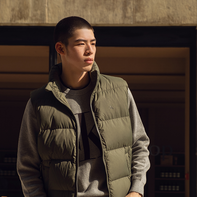 Calvin Klein  Waterproof Quilted Down Vest Jacket J326814 圖 8
