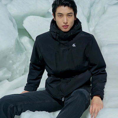 卡尔文克雷恩防风防水连帽羽绒服户外耐用夹克 J327346 Shop 卡尔文克雷恩防风防水连帽羽绒服户外耐用夹克 J327346