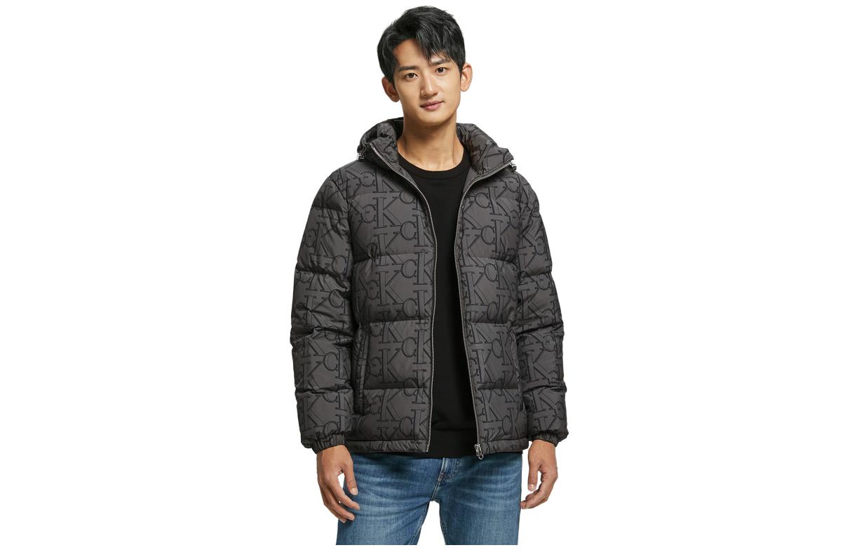 Shop カルバンクライン 総柄レタープリント フード付きダウンジャケット 冬用 J322998