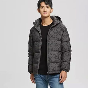 カルバンクライン 総柄レタープリント フード付きダウンジャケット 冬用 J322998 Purchase カルバンクライン 総柄レタープリント フード付きダウンジャケット 冬用 J322998