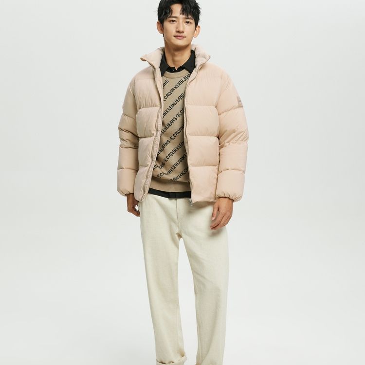 Shop CALVIN KLEIN Jaket Puffer Winter Cetakan Huruf untuk Lelaki J318158_1