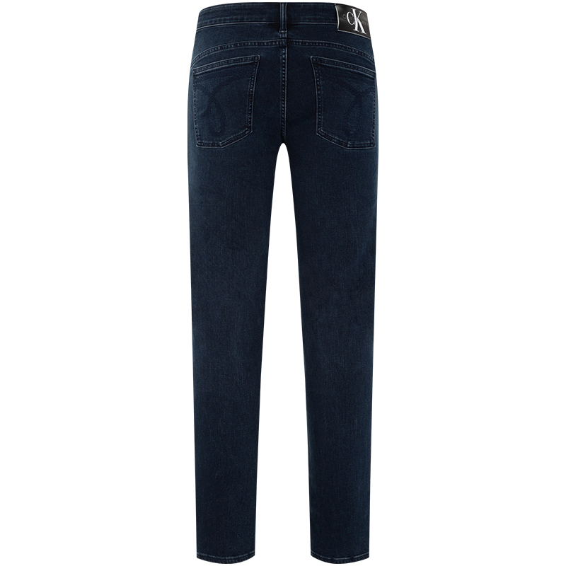 Lookbook CALVIN KLEIN 深藍色修身彈力補丁牛仔褲 休閒款 男女通用。 J324353-1BJ
