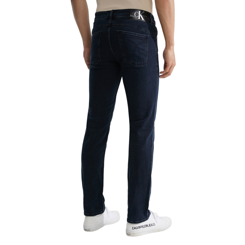 Purchase CALVIN KLEIN 深藍色修身彈力補丁牛仔褲 休閒款 男女通用。 J324353-1BJ