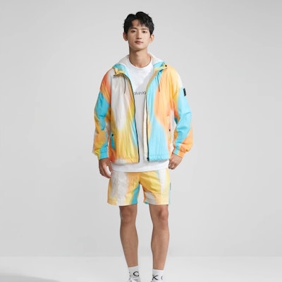 Calvin Klein FW23 繽紛多彩連帽外套 J323472 Lookbook Calvin Klein FW23 繽紛多彩連帽外套 J323472