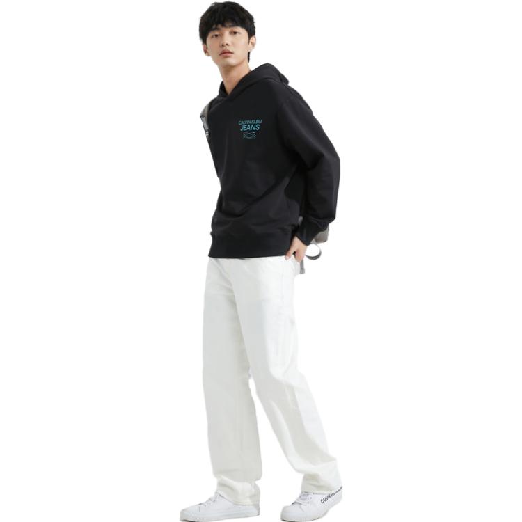 Lookbook Calvin Klein FW23 太空黑色套頭運動衫 J324473