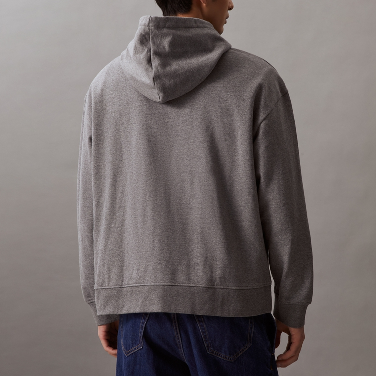 Lookbook 卡文克萊灰色連帽衫 - 棉質刺繡標誌休閒長袖 40HM231-030