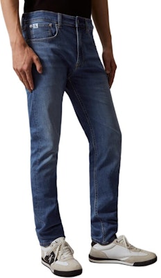 CALVIN KLEIN Jeans Retro Tapered Light Blue Denim Celana Panjang Pria J326343-1A4 Purchase CALVIN KLEIN Jeans Retro Tapered Light Blue Denim Celana Panjang Pria J326343-1A4