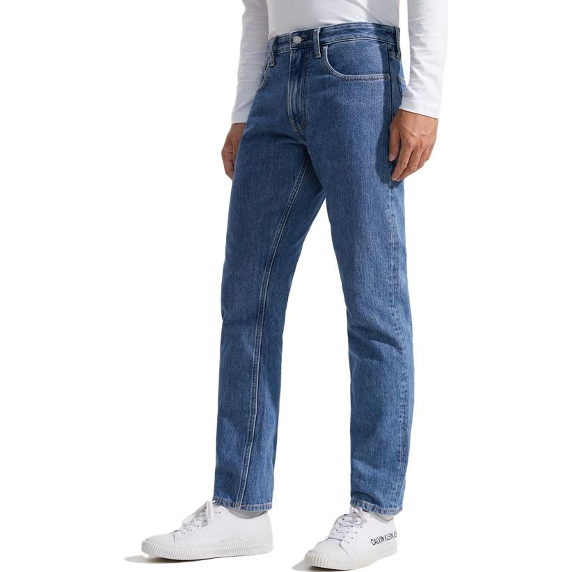 Purchase CALVIN KLEIN牛仔褲休閒徽標補丁直筒淺藍丹寧褲 J325845-1A4