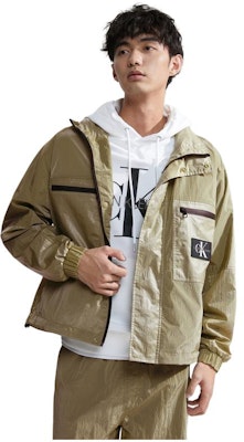 カルバンクライン ロゴパッチ ジップアップ フーディ ジャケット メンズ セージグリーン J324663-LIX Buy カルバンクライン ロゴパッチ ジップアップ フーディ ジャケット メンズ セージグリーン J324663-LIX