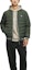 Lookbook Chaqueta Bomber Verde Militar Calvin Klein con Logo Impreso. J322997