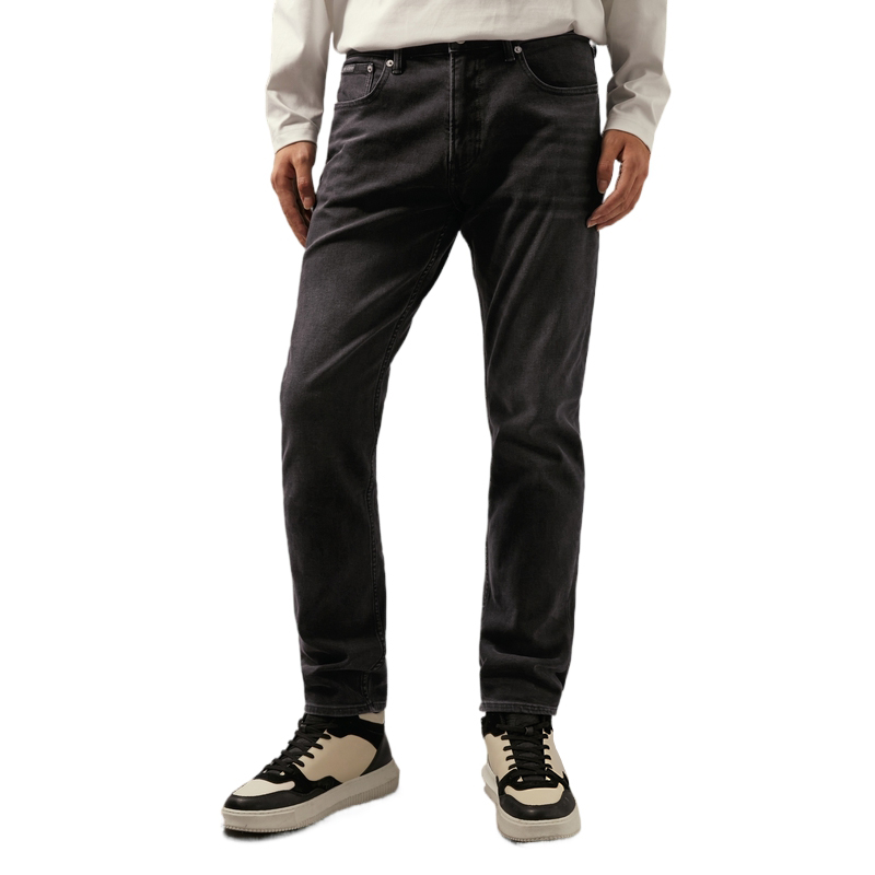 Shop Calvin Klein 極簡復古直筒牛仔褲 黑色 (). J327353