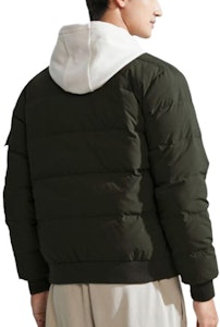 カルバンクライン オリーブグリーン ロゴプリント キルティングダウンジャケット ユニセックス 冬コレクション J324342-LDD Purchase カルバンクライン オリーブグリーン ロゴプリント キルティングダウンジャケット ユニセックス 冬コレクション J324342-LDD