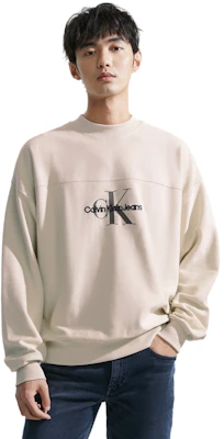 CK宽松版Logo印花棉质圆领卫衣奶油色 ZM02531 Shop CK宽松版Logo印花棉质圆领卫衣奶油色 ZM02531