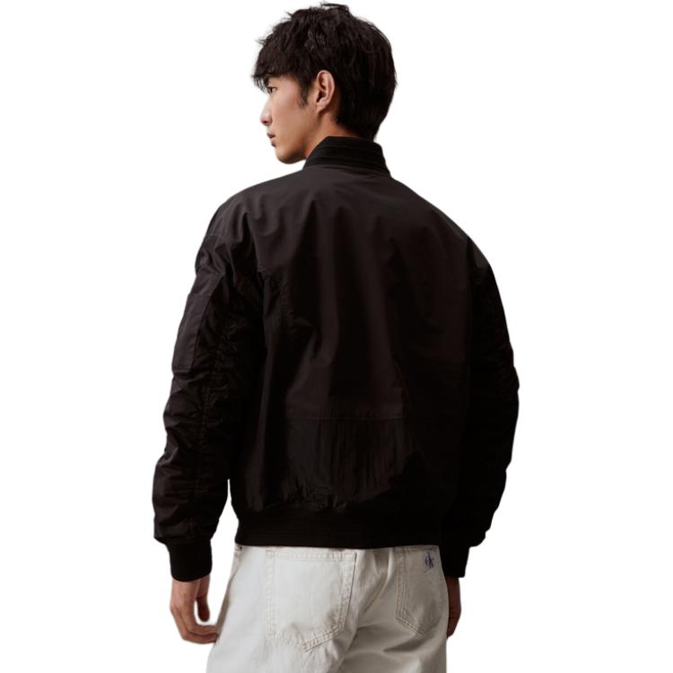 Shop Calvin Klein 可翻面时尚印花飞行夹克 太空黑 J325380-BEH