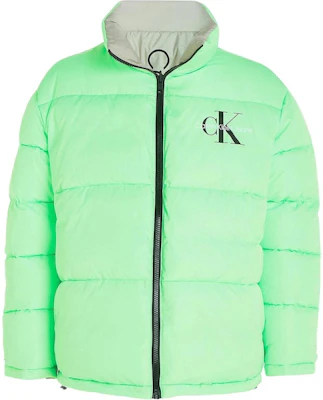 Calvin Klein Jaket Zip-Up Logo Boleh Balik Hijau Lengan Panjang Outerwear J30J324438-PED Buy Calvin Klein Jaket Zip-Up Logo Boleh Balik Hijau Lengan Panjang Outerwear J30J324438-PED