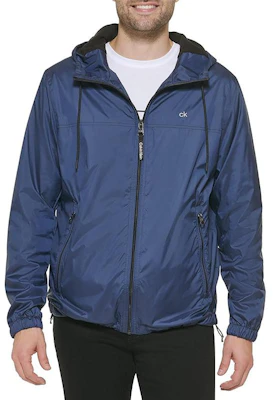Calvin Klein纯色防水防风夹克外套 CM234687-NVY Shop Calvin Klein纯色防水防风夹克外套 CM234687-NVY