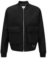 Calvin Klein SS23 Black Solid Logo Patch Zip-Up Jacket J322677-BEH Calvin Klein SS23 Black Solid Logo Patch Zip-Up Jacket J322677-BEH