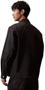 CALVIN KLEIN SS24 Jaket Kerja Kasual Bordir Saku Zip-Up. J325507 Purchase CALVIN KLEIN SS24 Jaket Kerja Kasual Bordir Saku Zip-Up. J325507