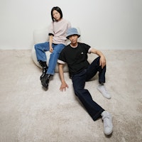 CALVIN KLEIN SS24 Baju-T Logo Embossed Kapas Unisex Berat Santai. J400377 3