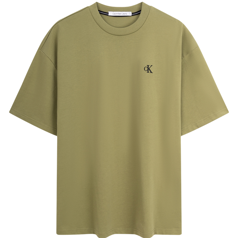 Lookbook CALVIN KLEIN SS24 Baju-T Logo Embossed Kapas Unisex Berat Santai. J400377