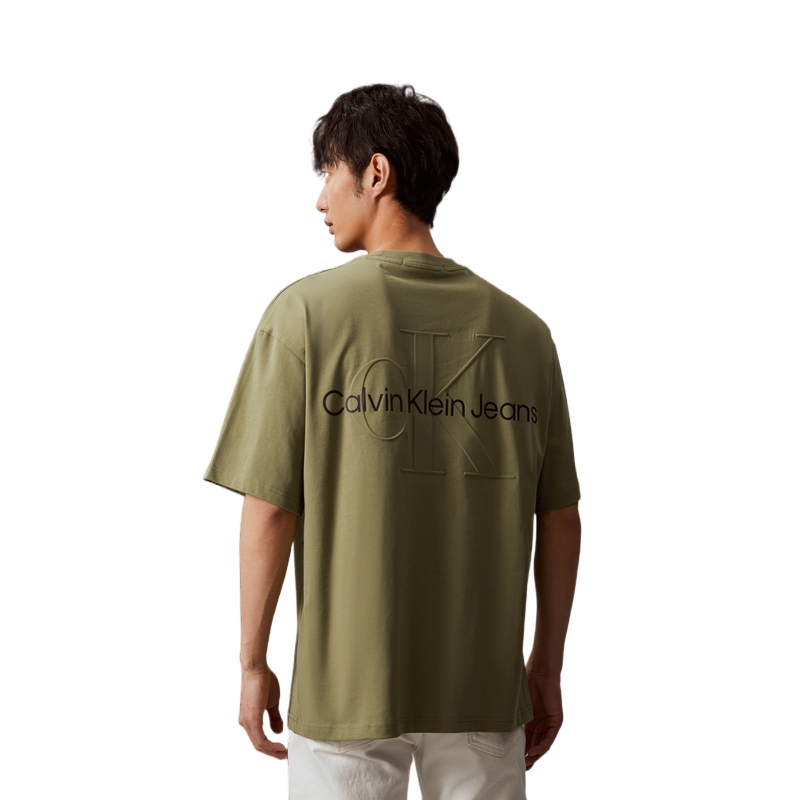 Purchase CALVIN KLEIN SS24 Baju-T Logo Embossed Kapas Unisex Berat Santai. J400377