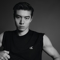 CALVIN KLEIN SS24 Baju-T Logo Embossed Kapas Unisex Berat Santai. J400377 2