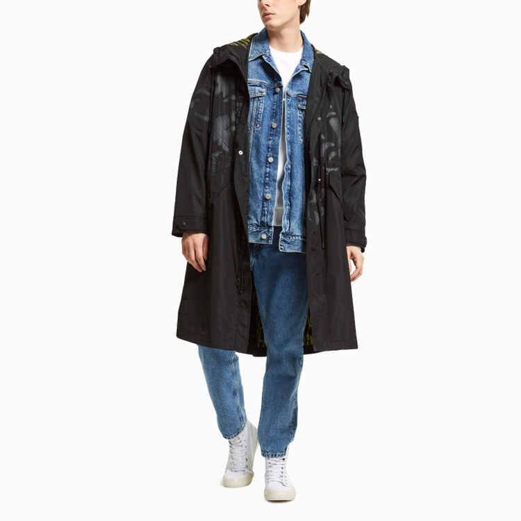 Shop Calvin Klein 老虎紋印花連帽外套 中性 黑色 中長款 J400118-BEH