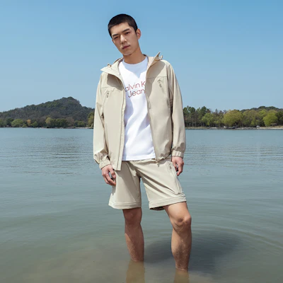 Jaket Softshell Kalvin Klein Tahan Air & Angin UV Protection J326339 1