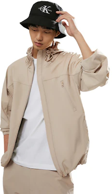 Jaket Softshell Kalvin Klein Tahan Air & Angin UV Protection J326339 2