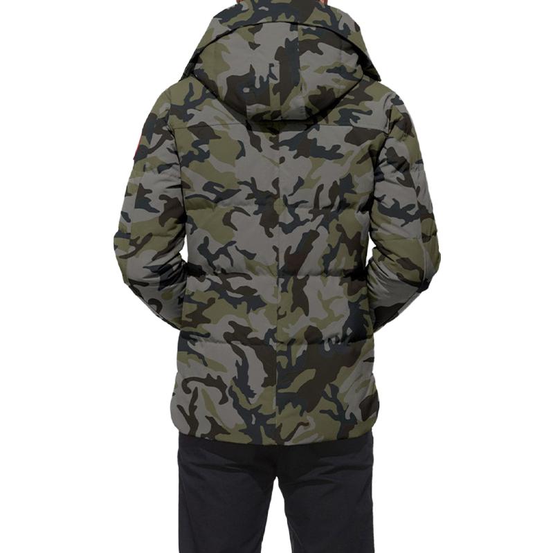 Shop Canada Goose 迷彩標誌綠色長袖羽絨派克大衣 3804MP-831