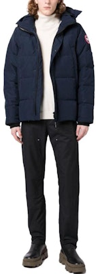 Chaqueta Parka Corta Azul Marino con Capucha y Cremallera de Canada Goose. 2048M-63 Lookbook Chaqueta Parka Corta Azul Marino con Capucha y Cremallera de Canada Goose. 2048M-63