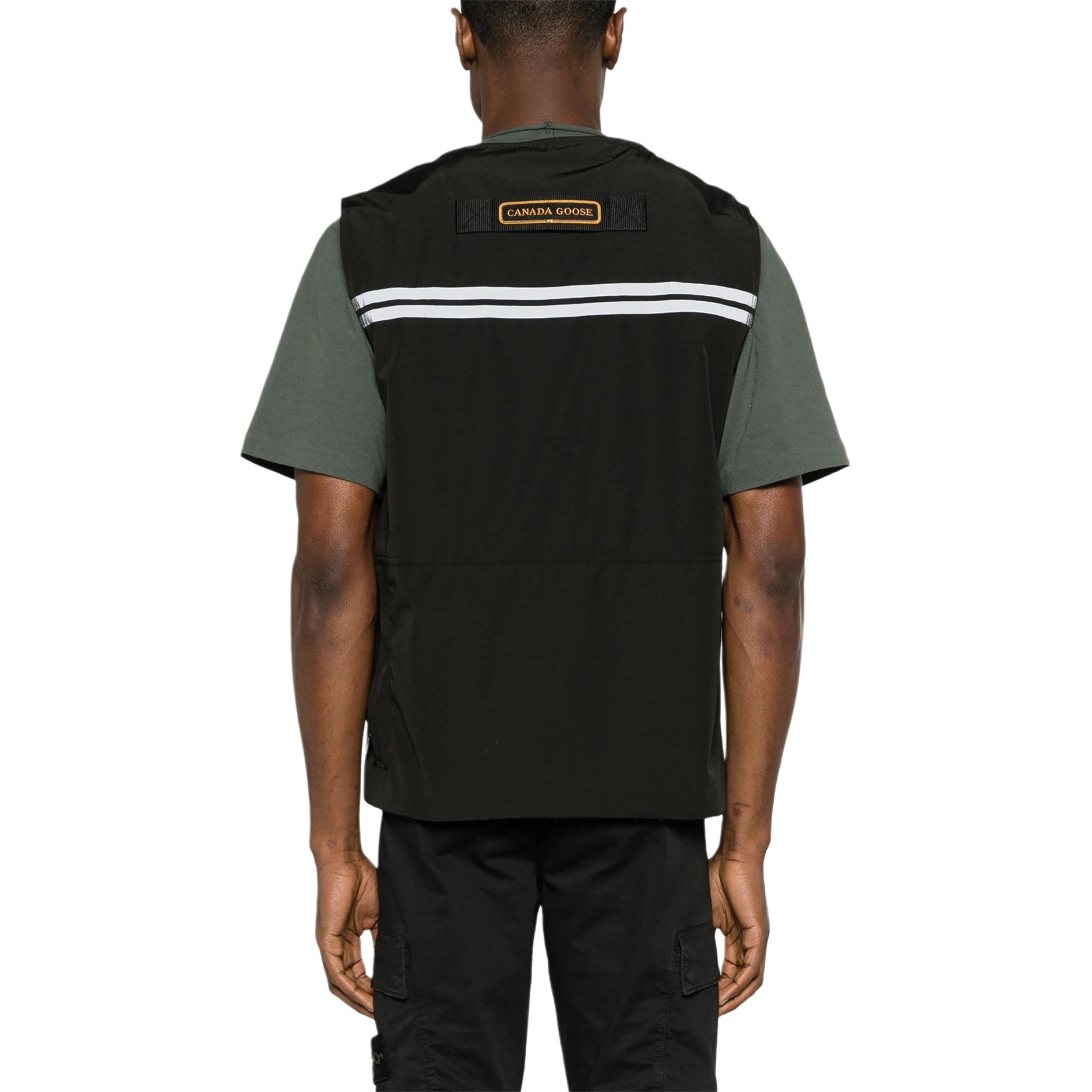 Lookbook 加拿大鹅Canmore红标反光条男女同款马甲黑色款式 2449M61