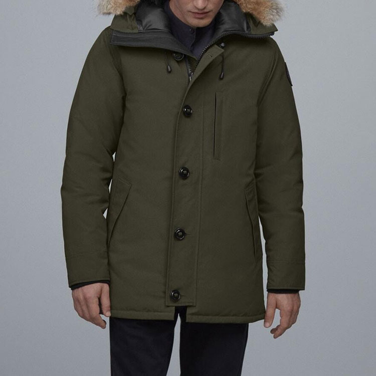Lookbook Canada Goose Chateau FW22 Jaket Hijau Militer dengan Bulu Trim Unisex. 3426MB-449