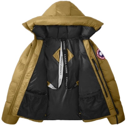 Chaqueta Unisex Canada Goose Crofton FW21 Ligera Roja Insignia Dorada. 2252M-219 Lookbook Chaqueta Unisex Canada Goose Crofton FW21 Ligera Roja Insignia Dorada. 2252M-219