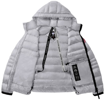 캐나다구스 크로프톤 FW21 경량 실버 패딩 재킷 유니섹스 겨울용. 2227M-200 Lookbook 캐나다구스 크로프톤 FW21 경량 실버 패딩 재킷 유니섹스 겨울용. 2227M-200