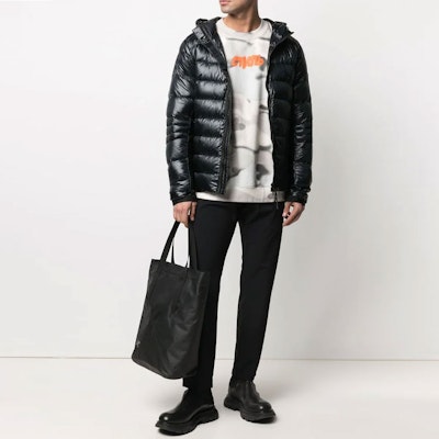 カナダグース クロフトン レッドラベル ロゴ 軽量 フード付き ダウンジャケット 黒 ユニセックス 2227M-61 Lookbook カナダグース クロフトン レッドラベル ロゴ 軽量 フード付き ダウンジャケット 黒 ユニセックス 2227M-61