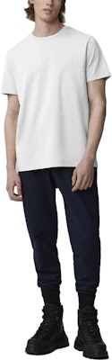 Camiseta Blanca Casual Canada Goose Emersen Cuello Redondo Loose-Fit. 1420M-25 Order Camiseta Blanca Casual Canada Goose Emersen Cuello Redondo Loose-Fit. 1420M-25