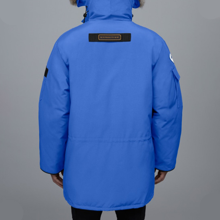 Shop Canada Goose Expedition 08 Red Label Abrigo Impermeable con Capucha Azul Unisex 4565MPB-64
