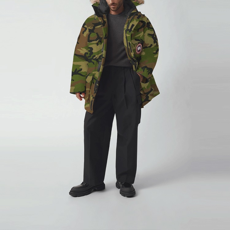 Shop 加拿大鵝遠征系列綠色迷彩毛帽防水派克外套男款 4660MP-316