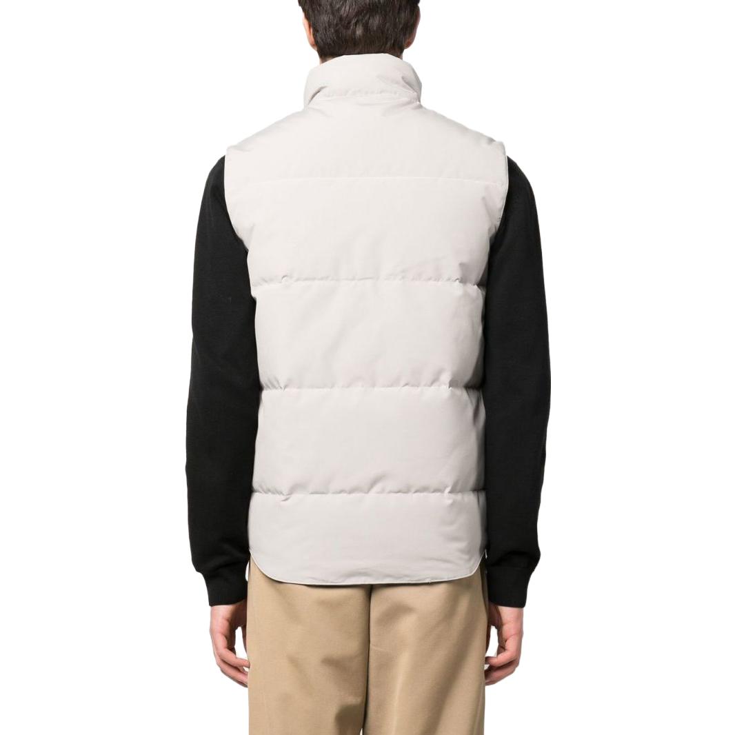 Purchase Canada Goose Freestyle FW22 Rompi Logo Tahan Air Limestone Unisex. 4154M4-32