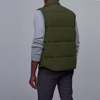 Shop Canada Goose Freestyle 男女輕量防水鴨絨背心 軍綠色 4154M-49