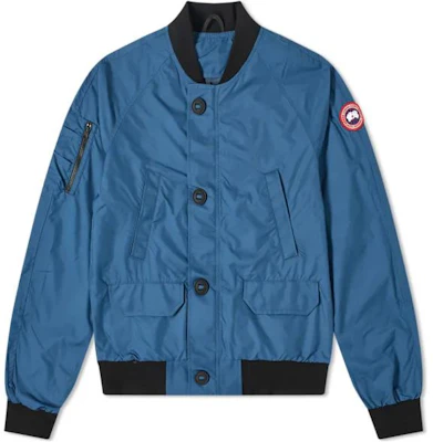 Canada Goose FW22 Jaket Biru Tanpa Kerah dengan Badge dan Trim Kontras 2515M-853 Buy Canada Goose FW22 Jaket Biru Tanpa Kerah dengan Badge dan Trim Kontras 2515M-853