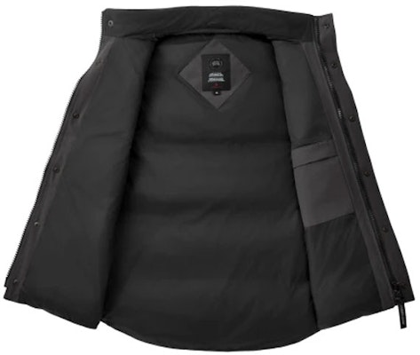 加拿大鵝 Garson 黑標灰色輕量防水羽絨馬甲 男女適用 4151MB-811 Lookbook 加拿大鵝 Garson 黑標灰色輕量防水羽絨馬甲 男女適用 4151MB-811