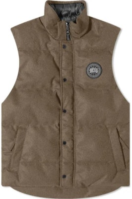 加拿大鹅 Garson 军绿色防风羽绒马甲 徽标补丁款 4151M1-1162 Buy 加拿大鹅 Garson 军绿色防风羽绒马甲 徽标补丁款 4151M1-1162