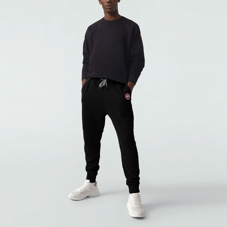 Lookbook 캐나다구스 허론 SS22 레드라벨 로고 조거팬츠 블랙 스포츠웨어. 7402M-61