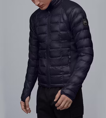 加拿大鹅HyBridge Lite黑标羽绒夹克冬季男女同款海军蓝 2701MB-646 Lookbook 加拿大鹅HyBridge Lite黑标羽绒夹克冬季男女同款海军蓝 2701MB-646