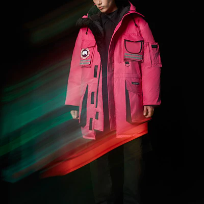 加拿大鵝 Snow Mantra SS21 紅色防風多袋派克大衣 - 粉紅色 9501USMU-121 Lookbook 加拿大鵝 Snow Mantra SS21 紅色防風多袋派克大衣 - 粉紅色 9501USMU-121