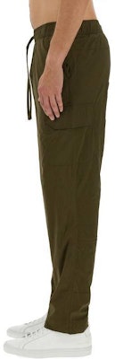 Canada Goose Solid Straight-Fit Elastic Waist Casual Pants Olive Green 7500M-B49 Details for Canada Goose Solid Straight-Fit Elastic Waist Casual Pants Olive Green 7500M-B49